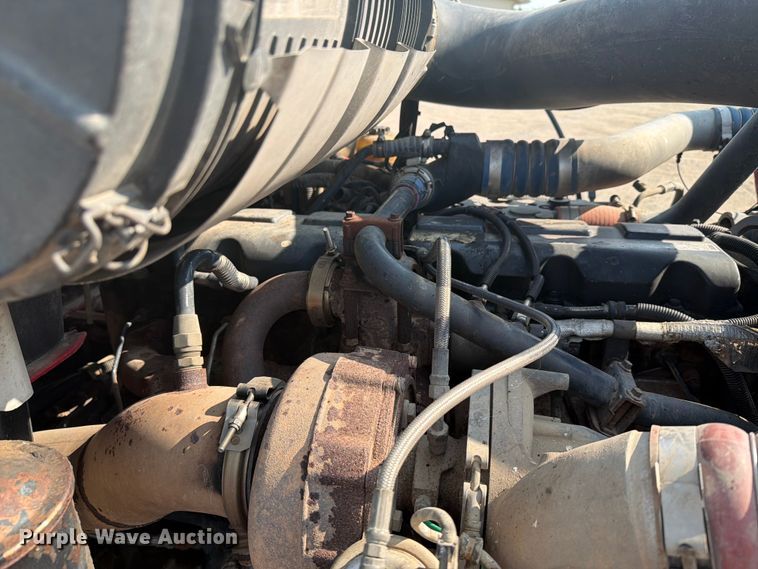 image for item EA0382 2005 Mack Vision CXN613 semi truck