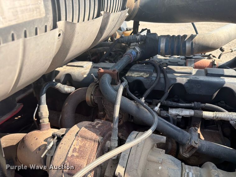 image for item EA0382 2005 Mack Vision CXN613 semi truck