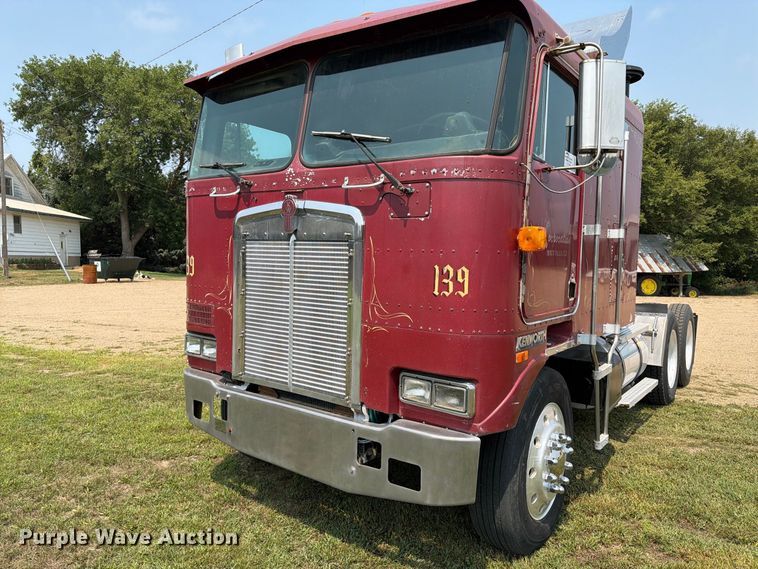 image for item EA0431 1990 Kenworth K 100E semi truck