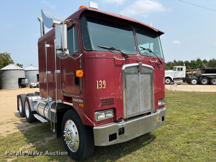 image for item EA0431 1990 Kenworth K 100E semi truck
