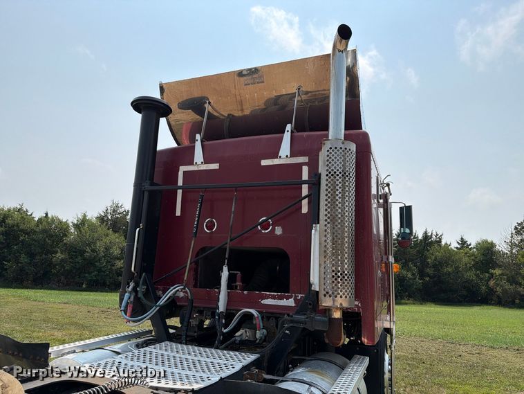 image for item EA0431 1990 Kenworth K 100E semi truck