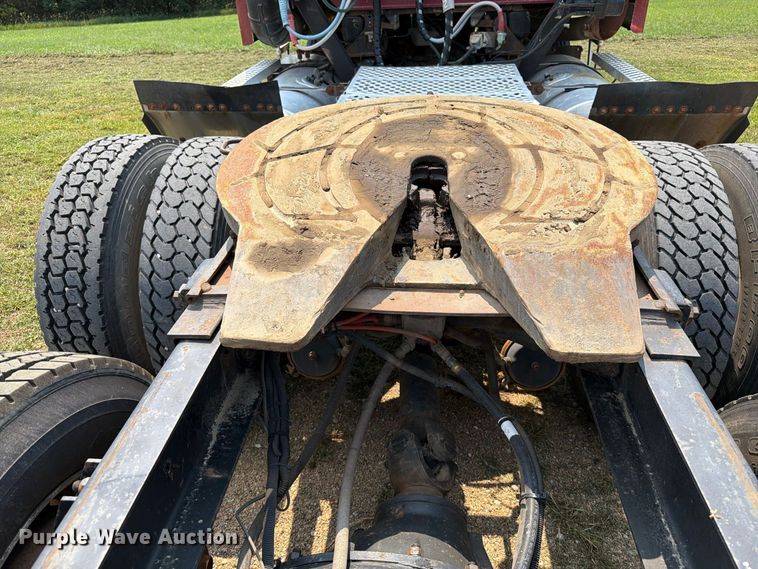 image for item EA0431 1990 Kenworth K 100E semi truck