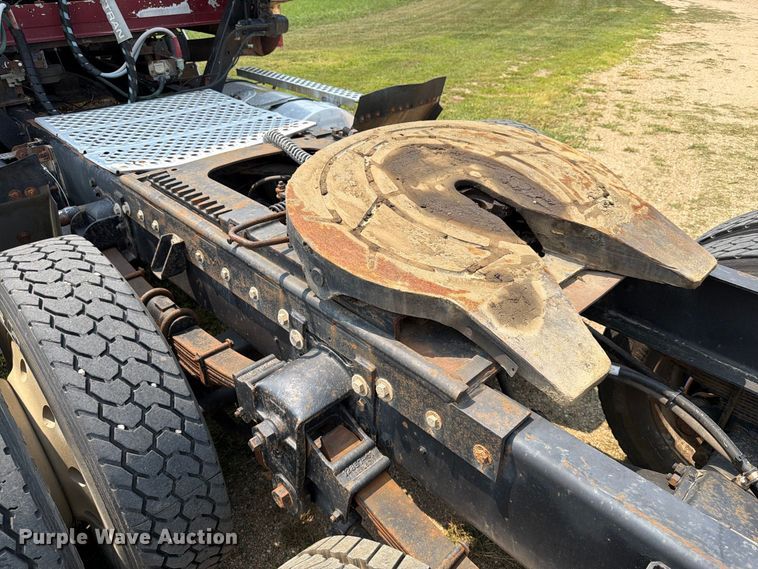 image for item EA0431 1990 Kenworth K 100E semi truck