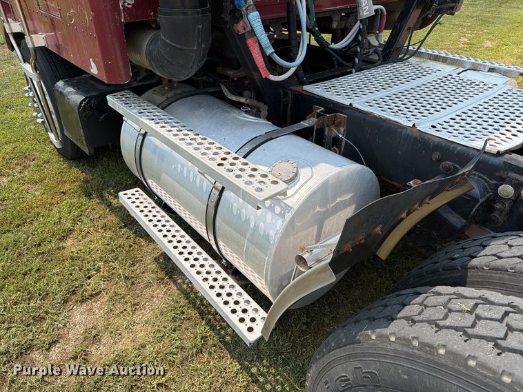 image for item EA0431 1990 Kenworth K 100E semi truck