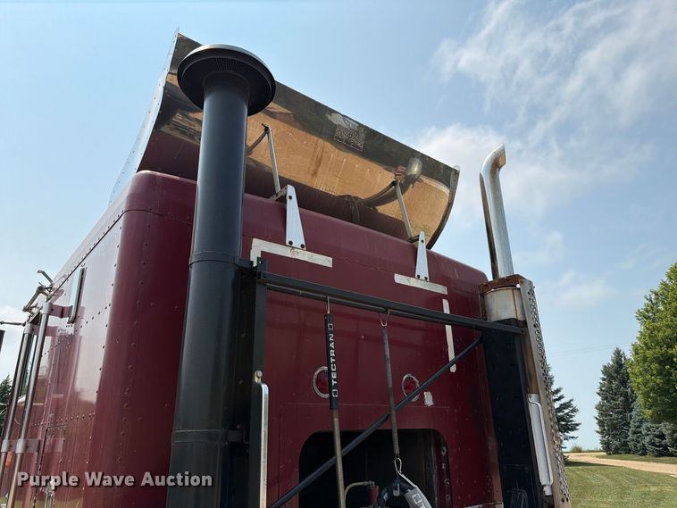 image for item EA0431 1990 Kenworth K 100E semi truck