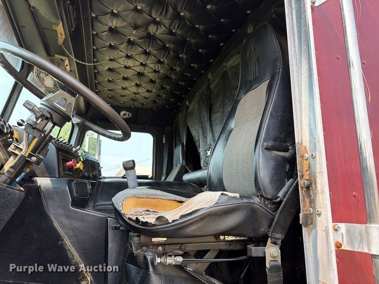 image for item EA0431 1990 Kenworth K 100E semi truck