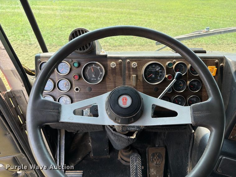 image for item EA0431 1990 Kenworth K 100E semi truck