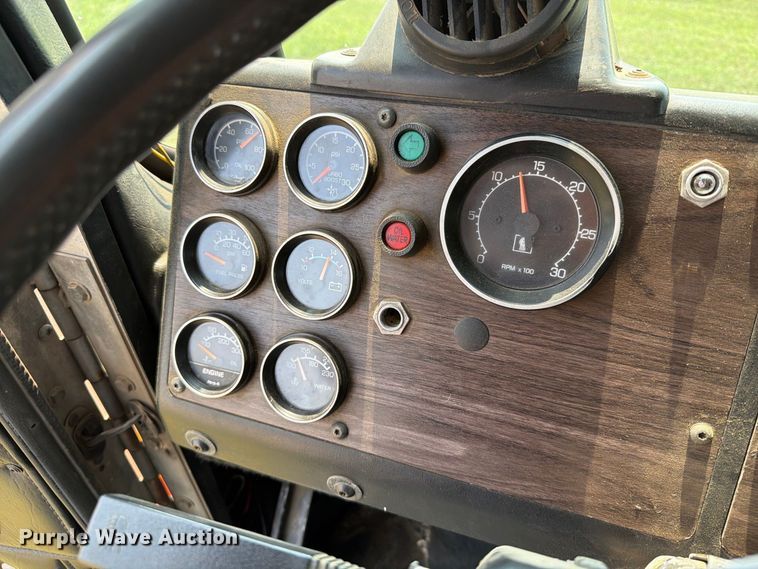 image for item EA0431 1990 Kenworth K 100E semi truck