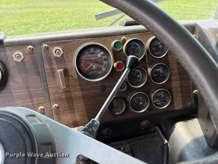 image for item EA0431 1990 Kenworth K 100E semi truck