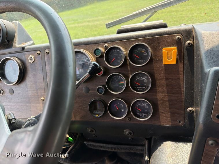 image for item EA0431 1990 Kenworth K 100E semi truck