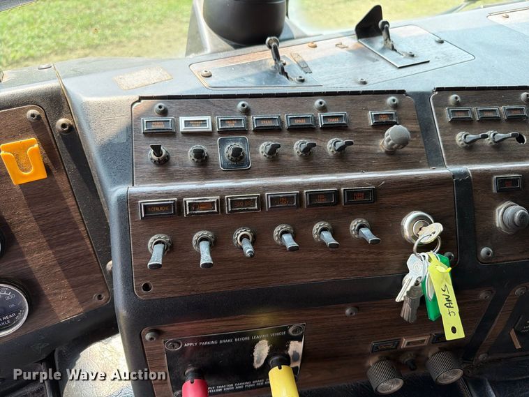 image for item EA0431 1990 Kenworth K 100E semi truck