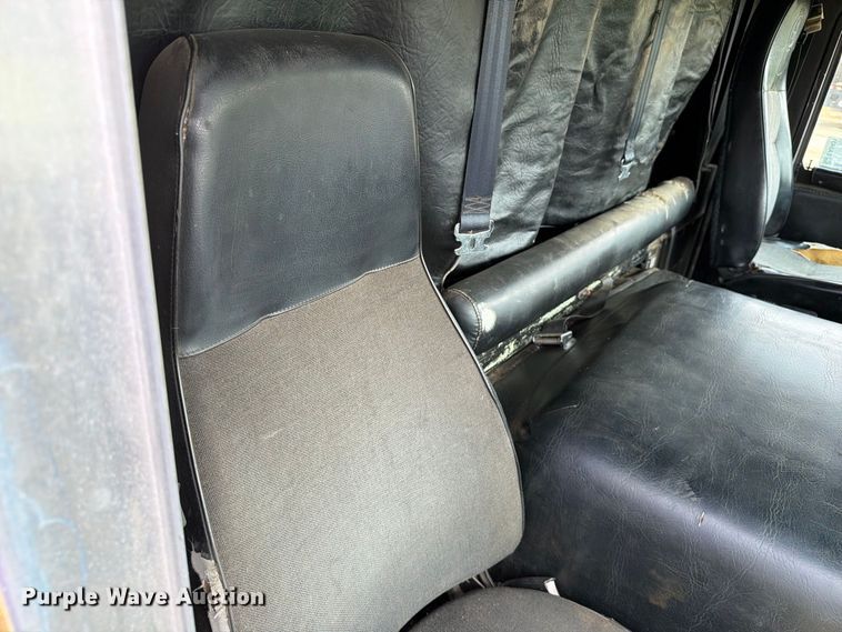 image for item EA0431 1990 Kenworth K 100E semi truck