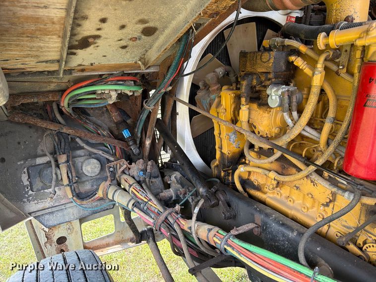 image for item EA0431 1990 Kenworth K 100E semi truck