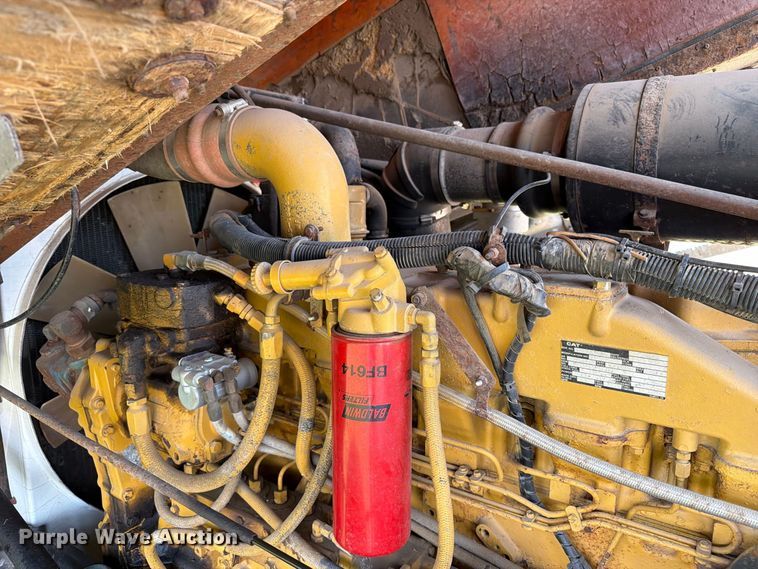 image for item EA0431 1990 Kenworth K 100E semi truck