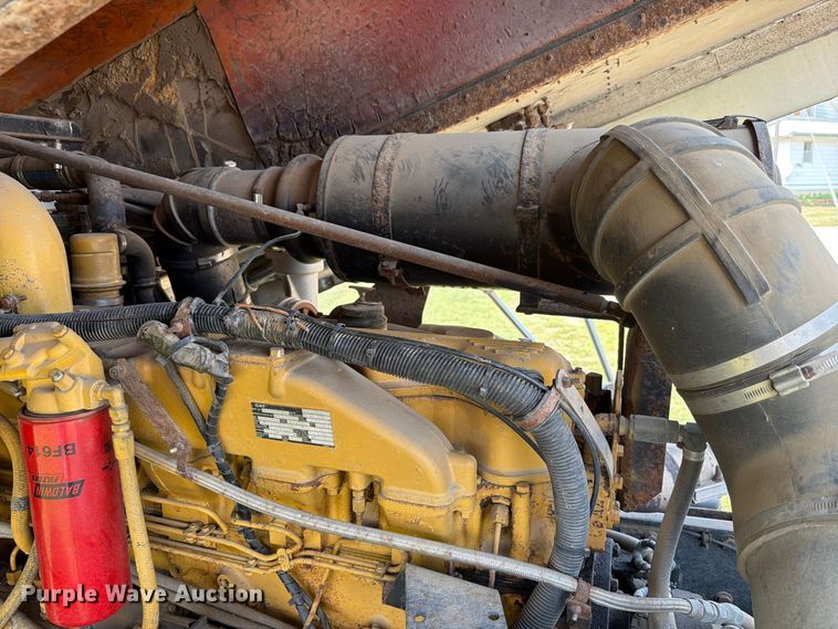 image for item EA0431 1990 Kenworth K 100E semi truck