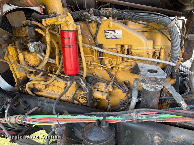 image for item EA0431 1990 Kenworth K 100E semi truck