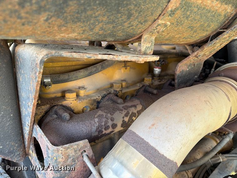 image for item EA0431 1990 Kenworth K 100E semi truck