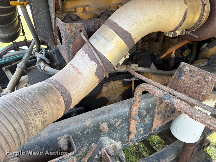 image for item EA0431 1990 Kenworth K 100E semi truck
