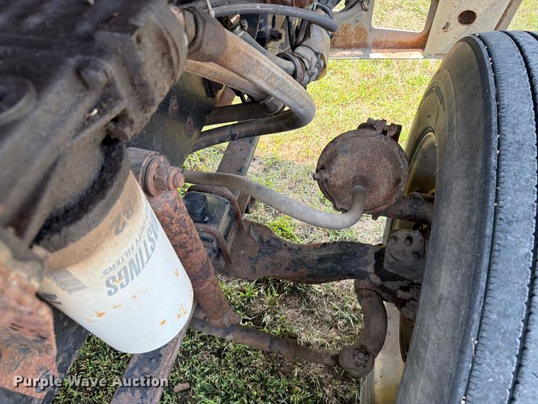 image for item EA0431 1990 Kenworth K 100E semi truck