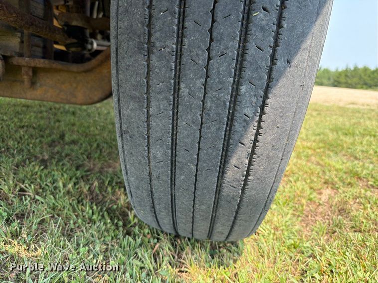 image for item EA0431 1990 Kenworth K 100E semi truck
