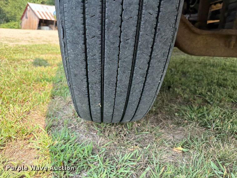 image for item EA0431 1990 Kenworth K 100E semi truck