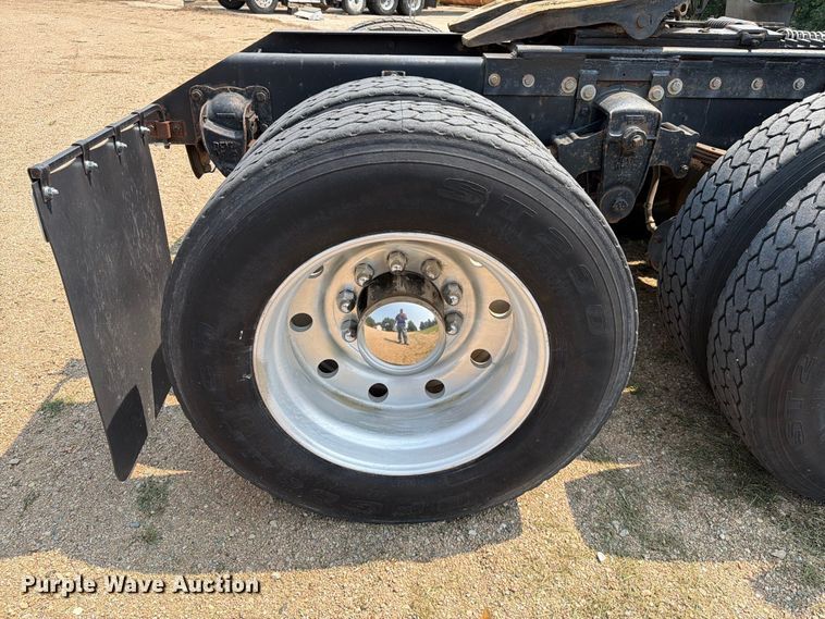 image for item EA0431 1990 Kenworth K 100E semi truck