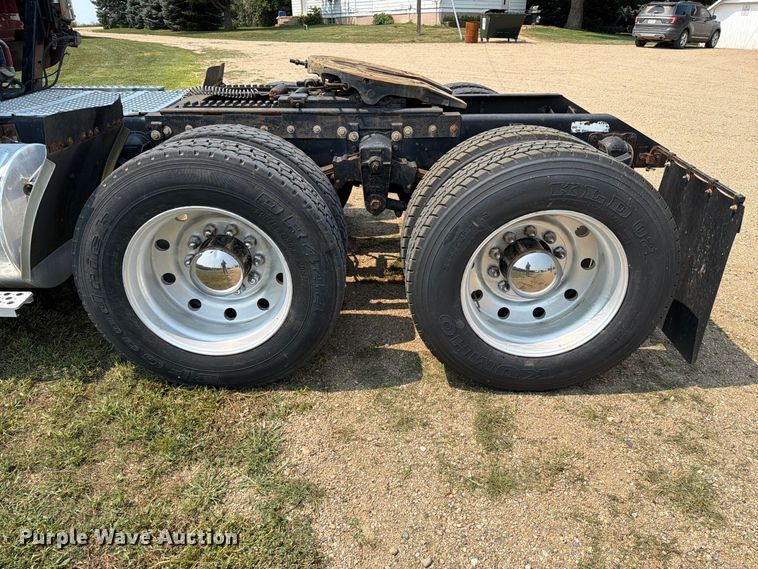 image for item EA0431 1990 Kenworth K 100E semi truck