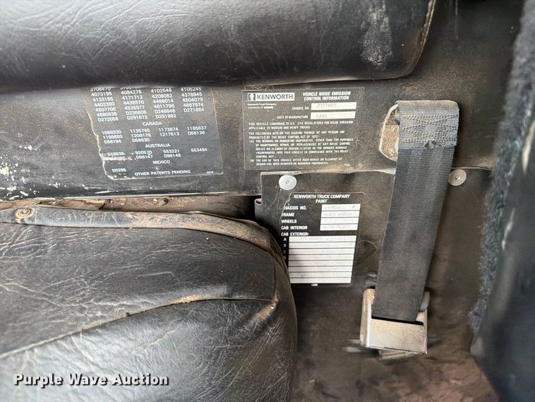 image for item EA0431 1990 Kenworth K 100E semi truck