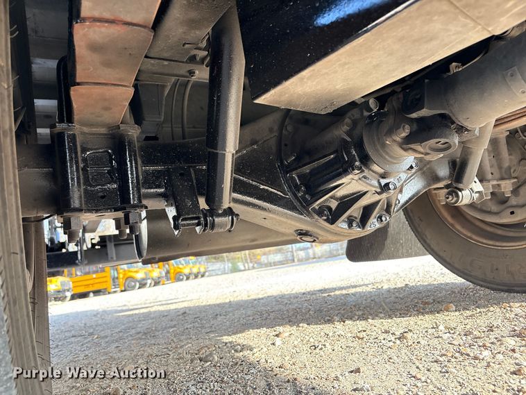 image for item EA7224 2019 Isuzu NPR box truck