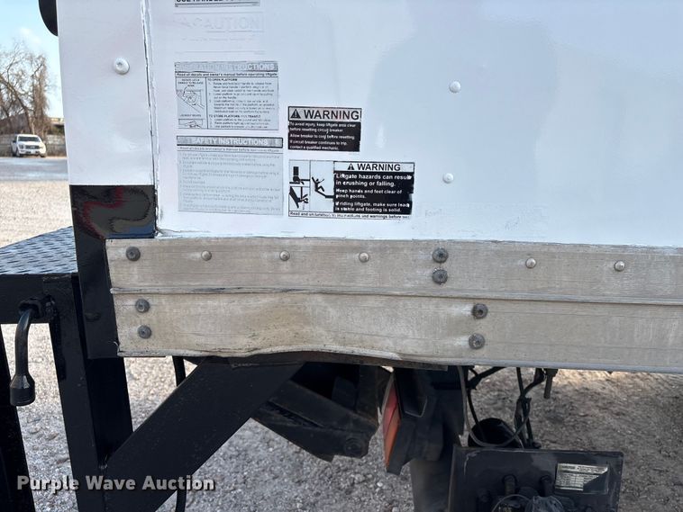 image for item EA7225 2019 Isuzu NPR box truck