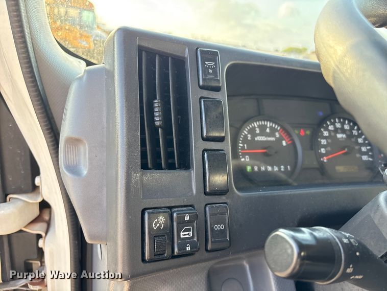 image for item EA7225 2019 Isuzu NPR box truck