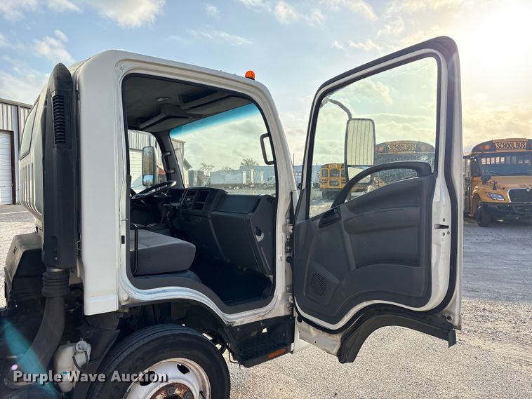 image for item EA7225 2019 Isuzu NPR box truck
