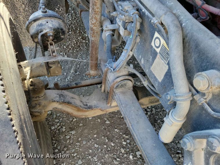 image for item EE1185 2014 Kenworth T800 semi truck