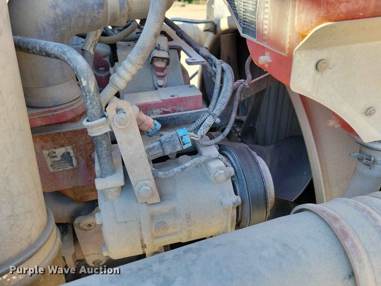 image for item EE1185 2014 Kenworth T800 semi truck