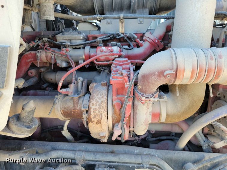 image for item EE1185 2014 Kenworth T800 semi truck