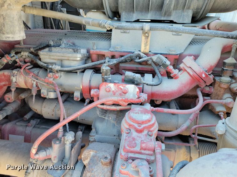 image for item EE1185 2014 Kenworth T800 semi truck