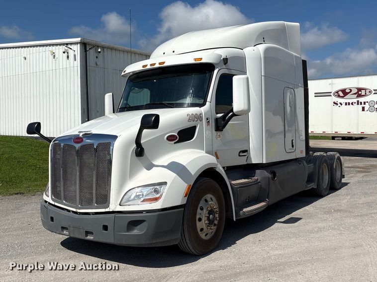 2015 Peterbilt 579 semi truck