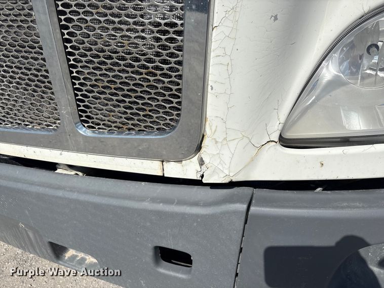 image for item EF1309 2015 Peterbilt 579 semi truck