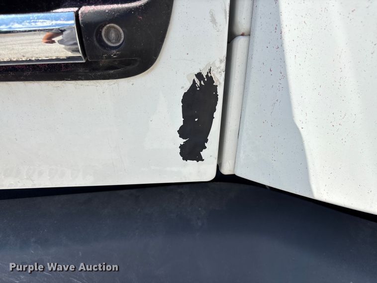 image for item EF1309 2015 Peterbilt 579 semi truck