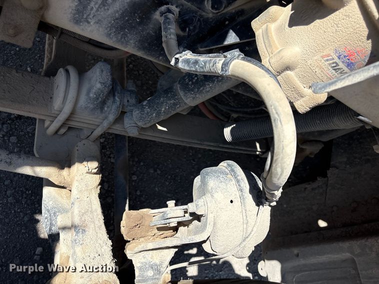 image for item EF1309 2015 Peterbilt 579 semi truck