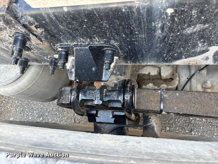 image for item EF1309 2015 Peterbilt 579 semi truck