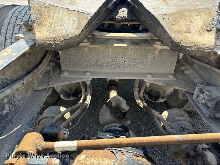 image for item EF1309 2015 Peterbilt 579 semi truck