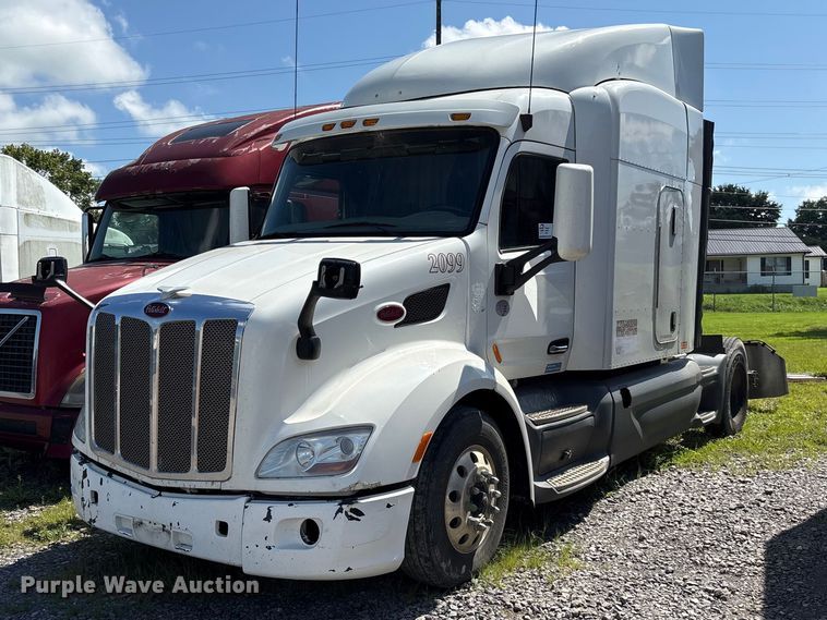 2015 Peterbilt 579 semi truck