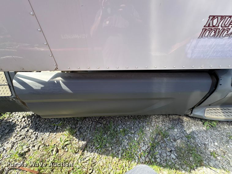 image for item EF1310 2015 Peterbilt 579 semi truck