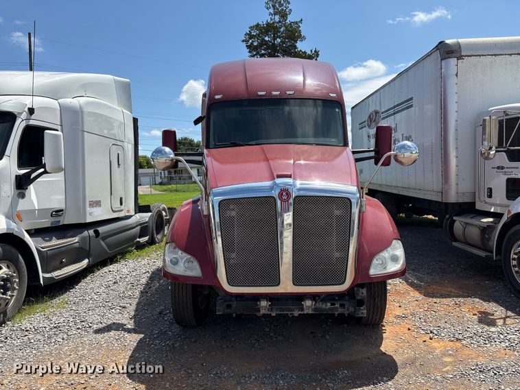 image for item EF1311 2015 Kenworth T680 seed tender trailer