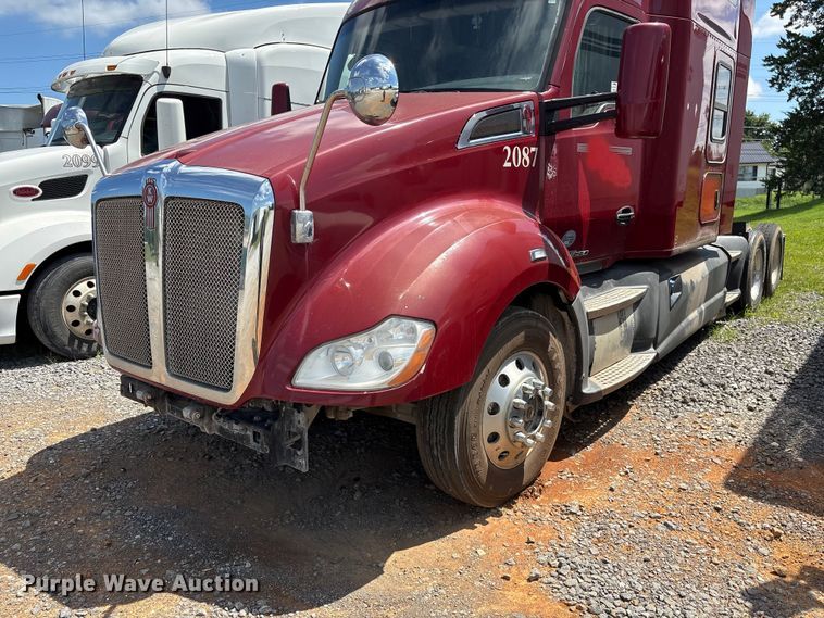 image for item EF1311 2015 Kenworth T680 seed tender trailer