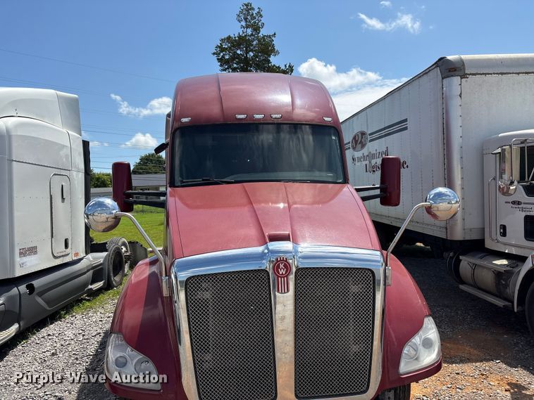 image for item EF1311 2015 Kenworth T680 seed tender trailer