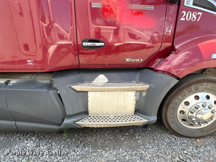 image for item EF1311 2015 Kenworth T680 seed tender trailer