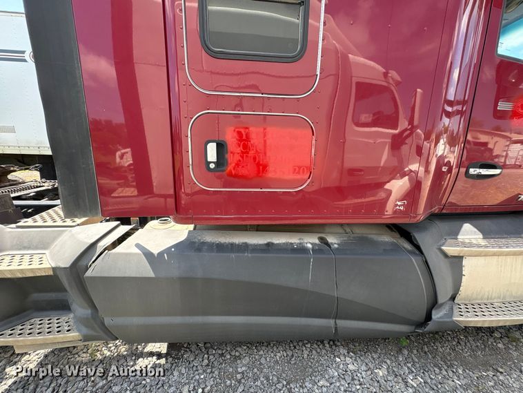 image for item EF1311 2015 Kenworth T680 seed tender trailer