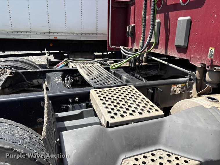 image for item EF1311 2015 Kenworth T680 seed tender trailer
